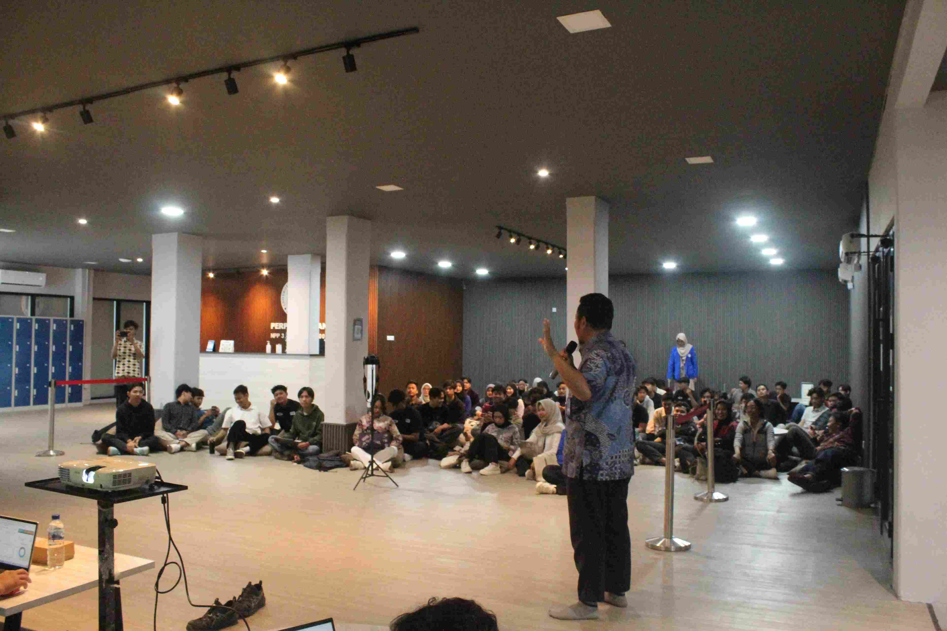 Pemaparan Materi oleh Bapak Nur Islahudin